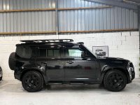 LAND ROVER DEFENDER 110