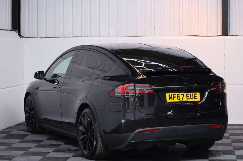 TESLA MODEL X
