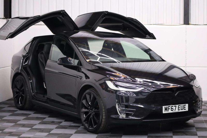TESLA MODEL X