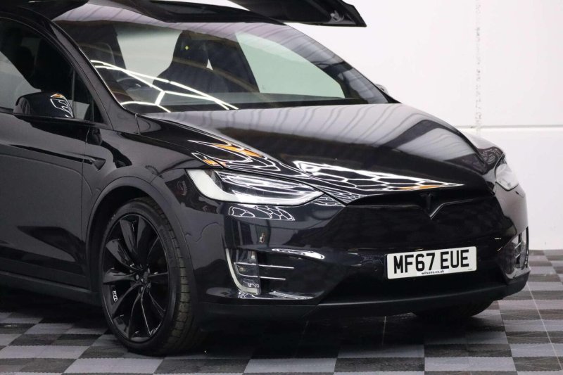 TESLA MODEL X